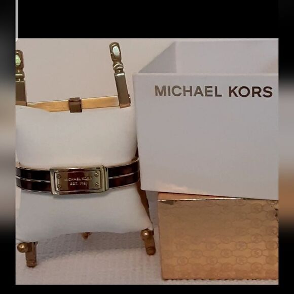 Michael Kors Tortoise Bangle Bracelet - Picture 3 of 11